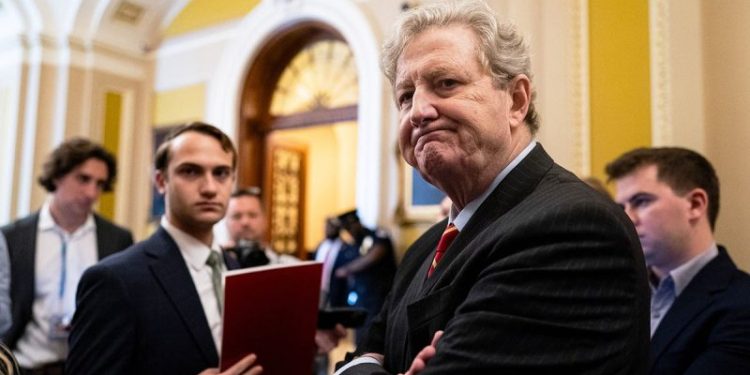 Kennedy urges GOP to restart spending battle amid soaring cost of living, warns against wasting majority